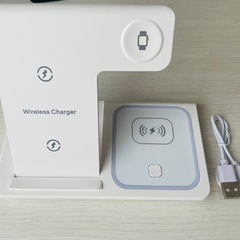 3in1ワイヤレス充電器 ホワイト USBケーブル付の画像