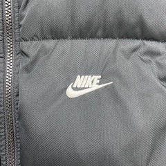 【美品】NIKE ダウンベスト　XSサイズの画像
