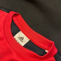 お取引決定しました👟【adidas アディダス】フード付きパーカー＋Tシャツ／2点セットsize140👕👕  – 着心地◎＆デザインもおしゃれ！普段着や運動着にぴったりのセットです✨–の画像