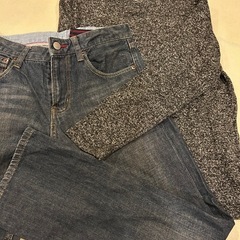 👕【UNIQLO セットアップ】ジーンズ＋ニット／サイズ140👖🧶 – シンプルだけど上品＆おしゃれ！美品2点セット✨ –の画像