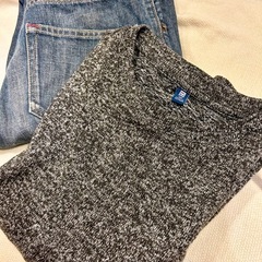 👕【UNIQLO セットアップ】ジーンズ＋ニット／サイズ140👖🧶 – シンプルだけど上品＆おしゃれ！美品2点セット✨ –の画像