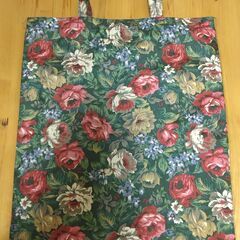 バッグ　グリーン×花柄の画像
