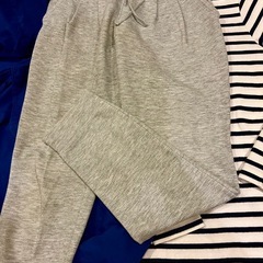 👕【ユニクロ3点セット】サイズ150／男の子向け🧒 – ボーダー長袖＆グレースウェット＆軽量ネイビーポケットパーカーの3点セット✨ –の画像