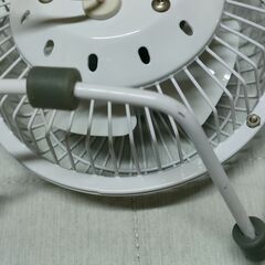 動作確認済☆中古エレコム製USB卓上ファン白☆ミニ扇風機の画像