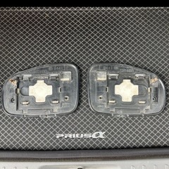 プリウスα純正ドアミラー　レンズのみの画像