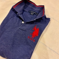👕【U.S. POLO ASSN. ネイビーポロシャツ】XLサイズ（日本サイズ150相当） 赤いロゴ刺繍がアクセントの上品でおしゃれな1枚です。の画像