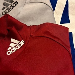 👕【サイズ150 adidas 3枚セット】 人気のadidasブランド！長袖インナー2枚とJFA日本代表Tシャツのセットです⚽️。の画像
