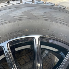 美品 スタッドレスタイヤ265/65R17のホイール付４本セット の画像