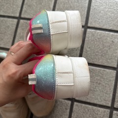 キッズスニーカーの画像