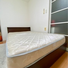 セミダブルベッド(メットレス付き)の画像