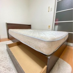 セミダブルベッド(メットレス付き)の画像