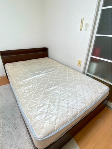 セミダブルベッド(メットレス付き)