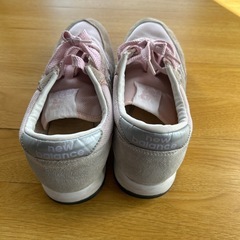 ニューバランススニーカーの画像