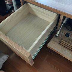 テレビボードの画像
