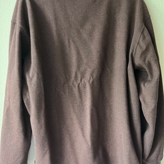 【ユニクロ】ブラッシュドジャージーモックネックTシャツの画像