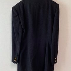 11号黒ツーピースの画像