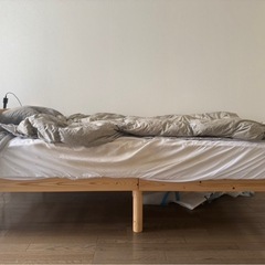 ベッドフレームの画像