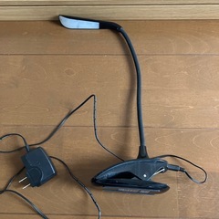 クリップ加え式あり電気スタンドの画像