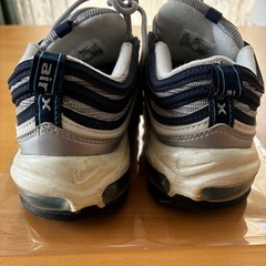 Nike Air Max 97 メタリックシルバー/ネイビー スニーカーの画像