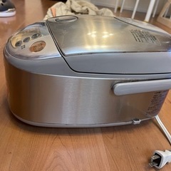 象印 圧力IH炊飯ジャー 5.5合 NP-HJ10の画像