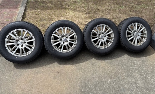 スタッドレスタイヤホイールセット215/65R16R16 (ウイングマン