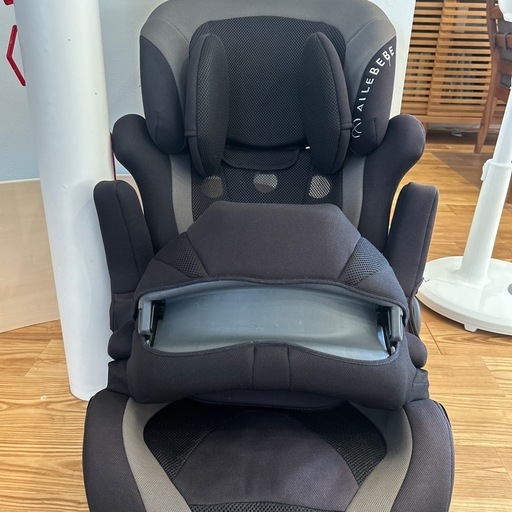 エールべべ　チャイルドシート