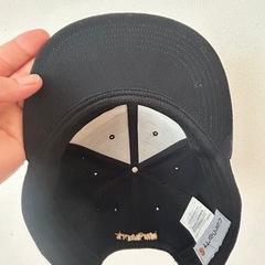 carharttの帽子の画像