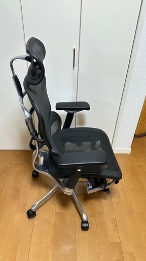 エルゴヒューマン　オフィスチェア　ブラック　オットマン