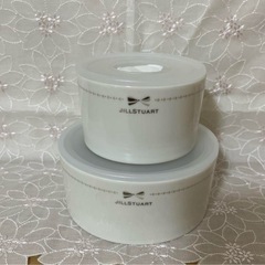 【美品】ジルスチュアート　保存容器2個セット 未使用品になります！の画像