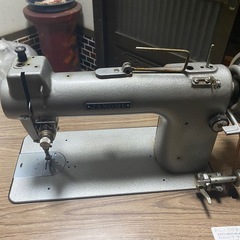 急募！ 足踏みミシン 卓上台付き 工業用 昭和レトロ アンティークの画像