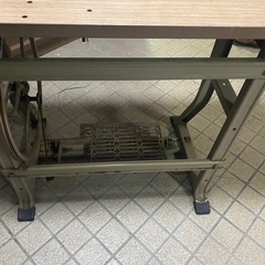 急募！ 足踏みミシン 卓上台付き 工業用 昭和レトロ アンティークの画像