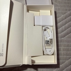 ✨未使用✨ Galaxy A7 ゴールド 64GB 本体＋充電器＋ケーブル付の画像