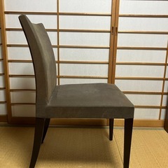 ブラウンファブリックチェア　椅子の画像