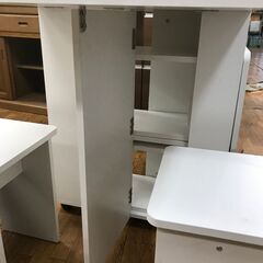 リサイクルショップどりーむ鹿大前店　No.2835　折り畳みテーブル　四人掛け　キャスター付き♪の画像