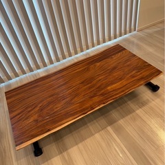 アカシア無垢材昇降テーブルの画像