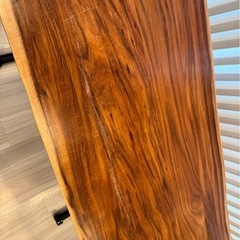 アカシア無垢材昇降テーブルの画像