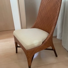 ダイニングテーブルの画像