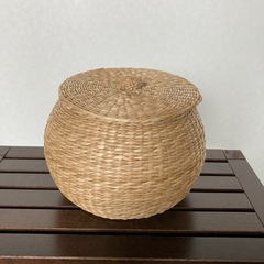蓋付きのかご　
の画像