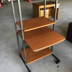 パソコンデスク　パソコンラック　机　中古品　※天板傷み有りの画像