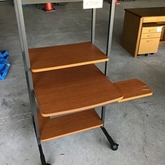 パソコンデスク　パソコンラック　机　中古品　※天板傷み有りの画像