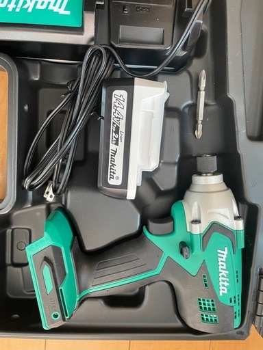 充電式インパクトドライバー