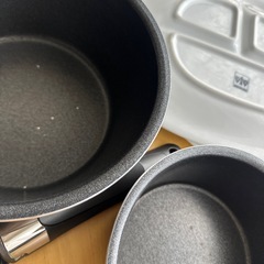 お鍋や食器セットの画像