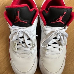 エアジョーダン5 レトロロー、ファイヤーレッドの画像
