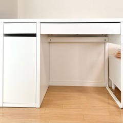【IKEA】ホワイトデスク／勉強やリモートワークに（MICKE・ホワイト）の画像