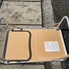 キャンプ用小机の画像