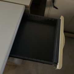 オフィスデスク（おそらく鍵なし）の画像