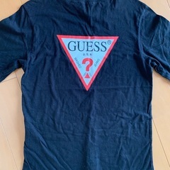 GUESS ブラック 半袖Tシャツの画像