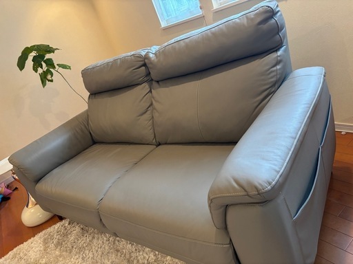 グレージュ３人掛本革ソファ