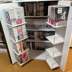 鍵付き本棚の画像