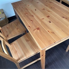 IKEA ヨックモック JOKKMOKダイニングテーブル、チェア4脚セット パイン材テーブルの画像